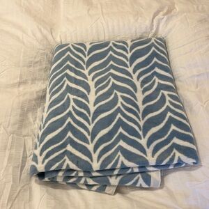 Chappywrap blanket with whale tail print